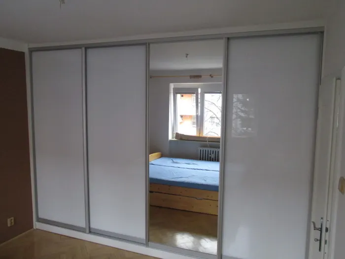 Vestavěné skříně – realizace Truhlářství Lhoták