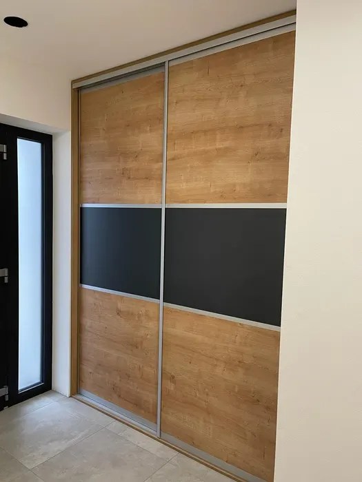 Vestavěné skříně – realizace Truhlářství Lhoták