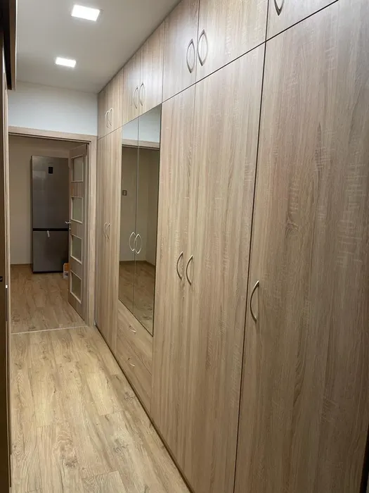 Vestavěné skříně – realizace Truhlářství Lhoták