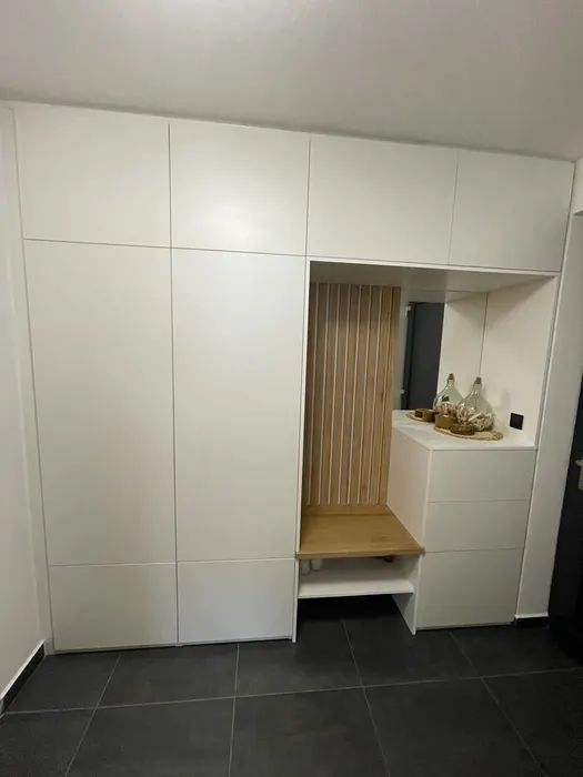 Vestavěné skříně – realizace Truhlářství Lhoták