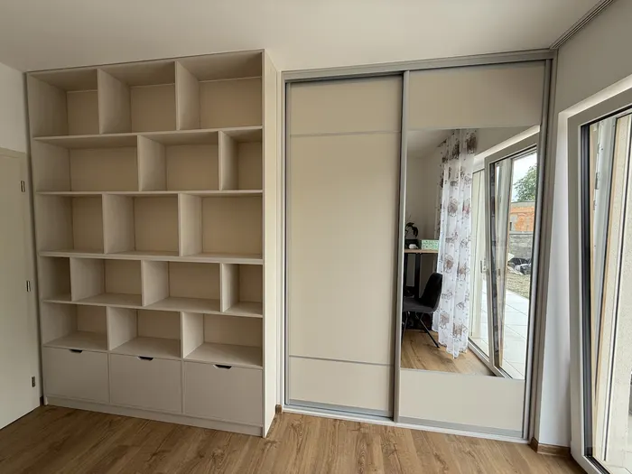 Vestavěné skříně – realizace Truhlářství Lhoták